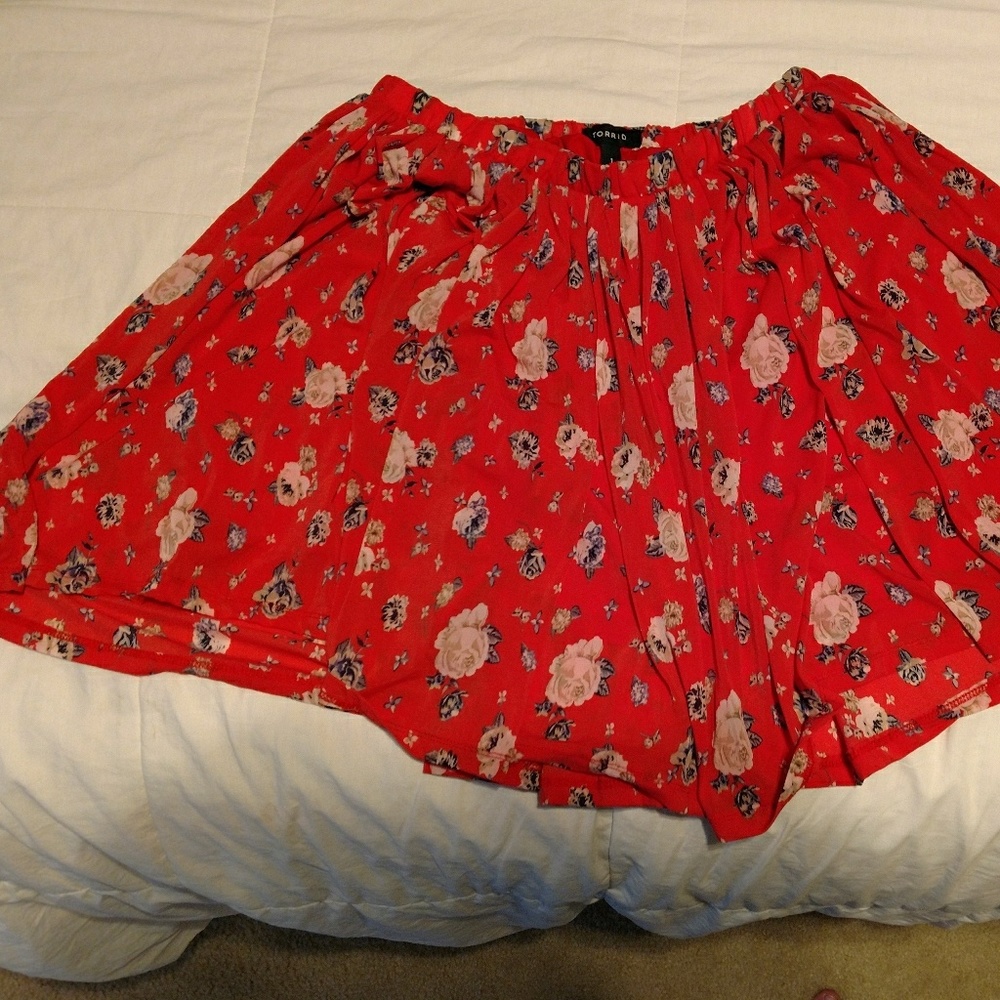 Torrid sz 1 Flowery print Skirt